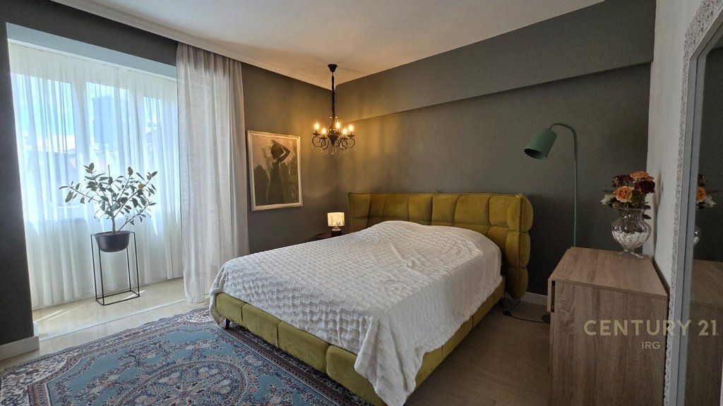 Apartament 3+1 Me Qira në Rruga e Durresit, Tiranë !!
