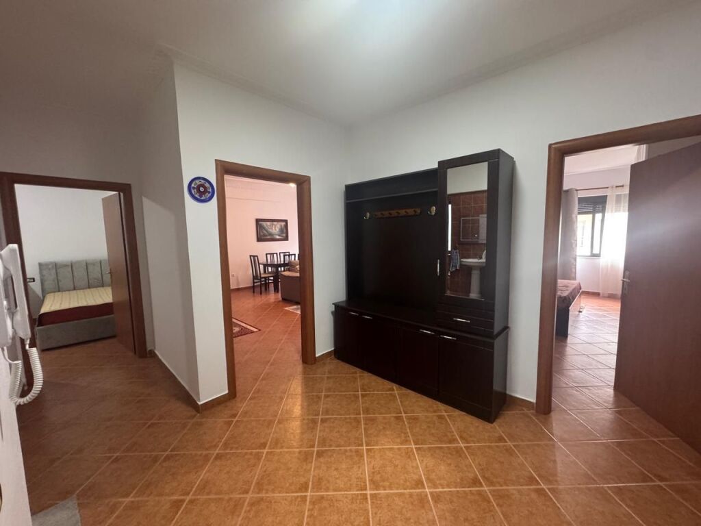Shitet, Apartamenti 2+1 ne Yzberisht, Tek Nela 6