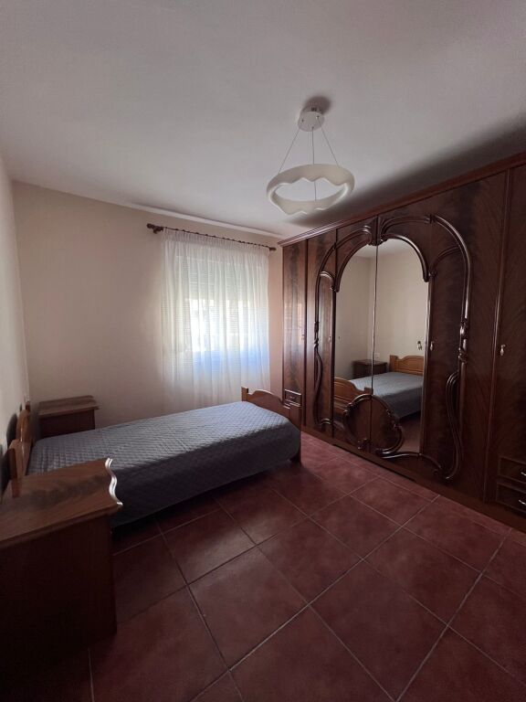 🏢Pas Ambasades Amerikane,jepet me qera apartament 2+1,i mobiluar 80,000Leke