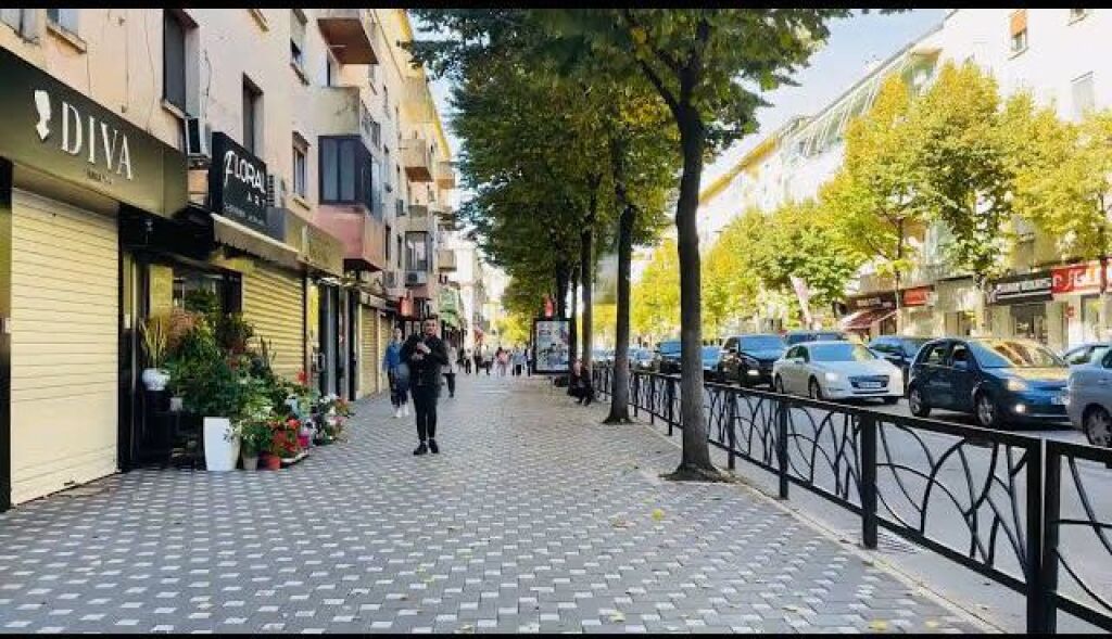 POSTO AUTO IN VENDITA IN VIA DURRESI, VICINO ALL'HOTEL COLOSSEO, AL PREZZO DI 60.000 EURO