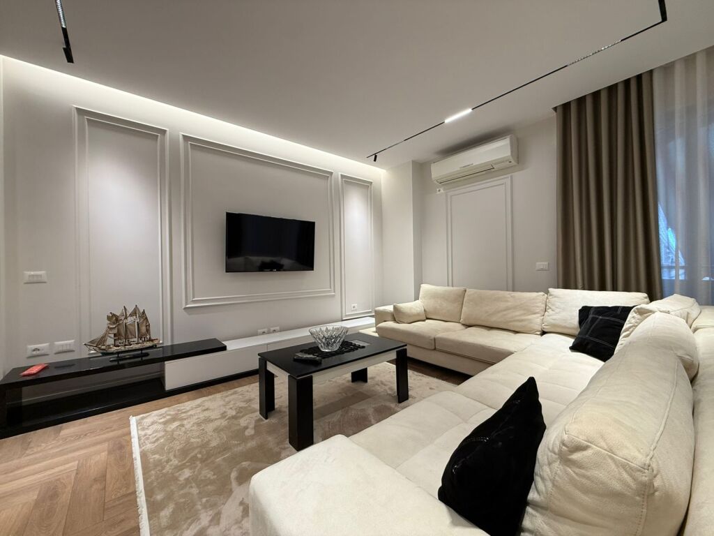 APartament me qera - Pazari  i Ri