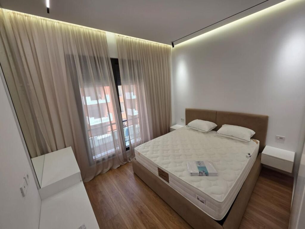 Apartament 1+1 me parkim per qera tek Kompleksi Delijorgji