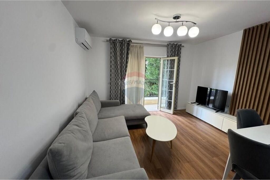 Apartament - Për Shitje - Rruga e Elbasanit, Tiranë