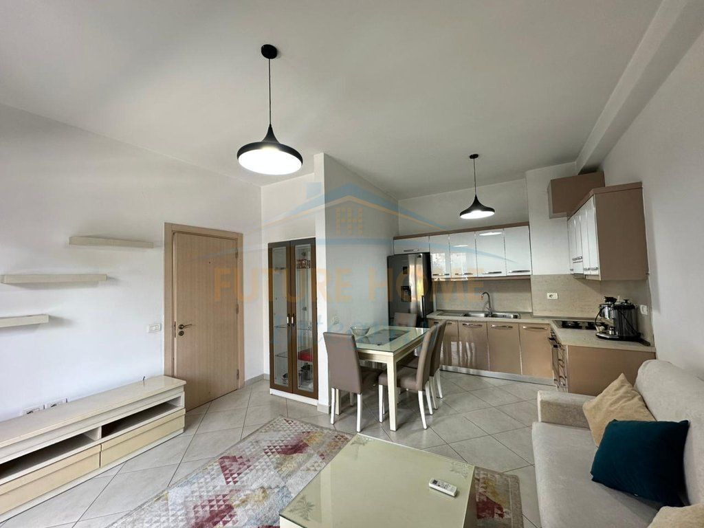 Rent, Apartment 2+1+2+Parking Space, Paris Commune, Tirana. 750 €