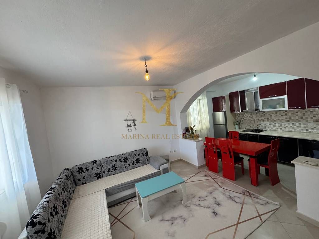 PRIVATE HOUSE FOR RENT FLOOR 1