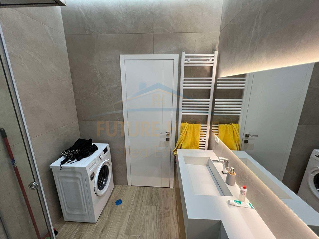 Qera, Apartament 2+1+2+Post Parkimi, Kopshti Botanik,Tiranë