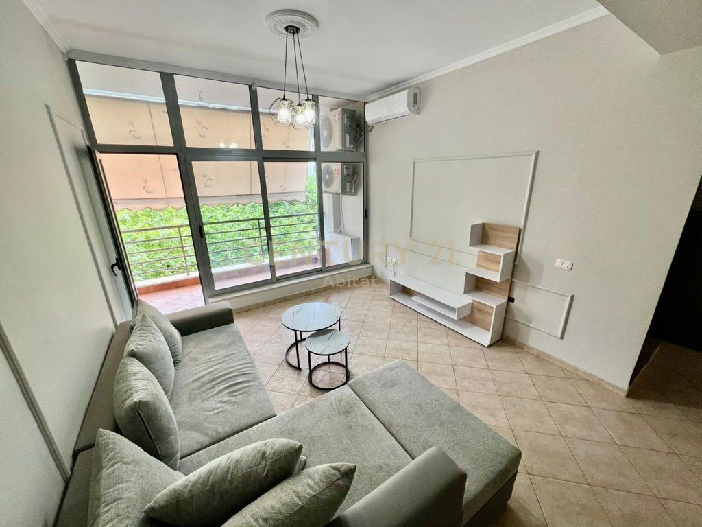 QIRA, APARTAMENT MODERN 2+1+2 me POST PARKIMI, GLOBE / RRUGA KAVAJËS