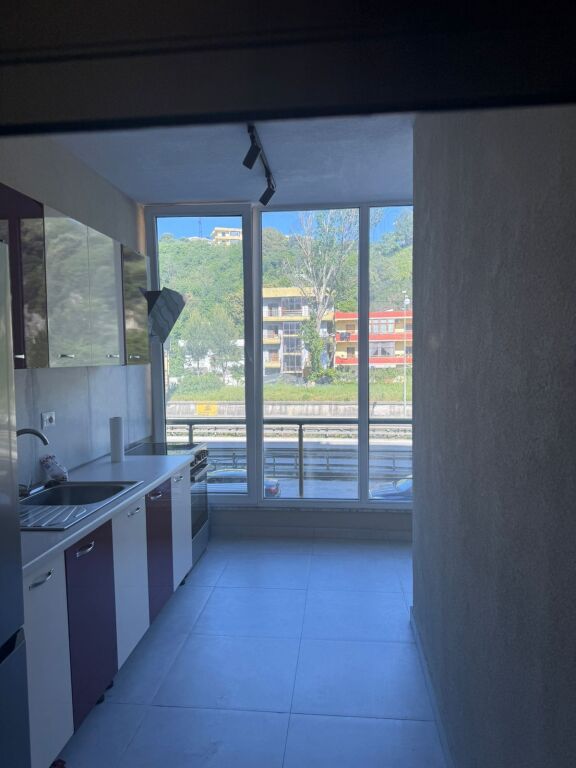 Apartament 1+1 per qira te Shkembi Kavajes