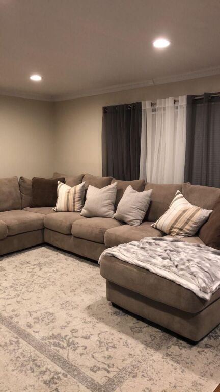 Ura e Selites , Jepet me qera apartament 2+1 .