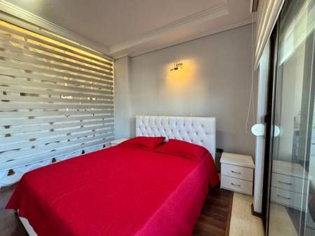 APARTAMENT ME QERA 2+1 PRANE LIQENIT ARTIFICAL TE TIRANES DHE ART TURBINA