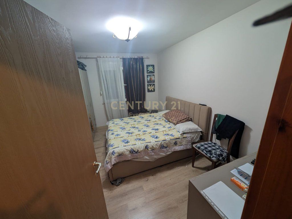Apartament 2+1+2 per shitje tek Ish-Fusha e Aviacionit