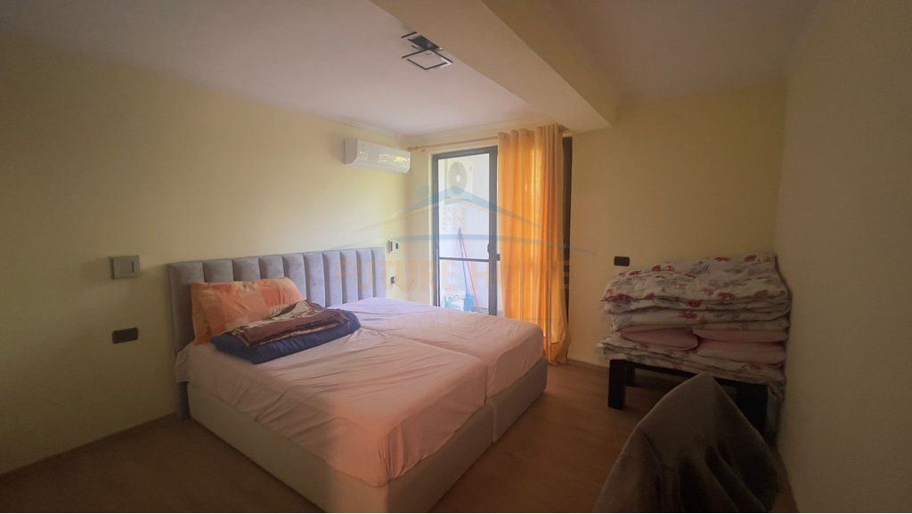 Shitet,Apartament 2+1, Myslym Shyr Tiranë
