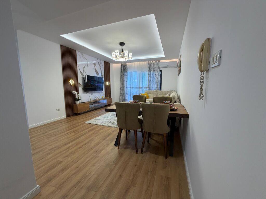 Shitet Apartament 2+1+2 Pallati me Shigjeta