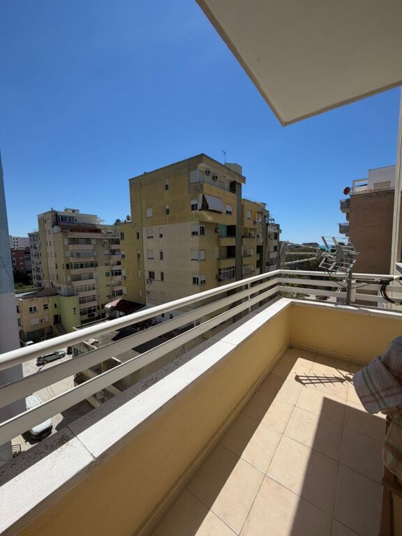 Apartament 2+1+2 me qira ne Plazh !