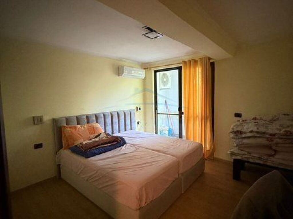 Shitet,Apartament 2+1, Myslym Shyr Tiranë