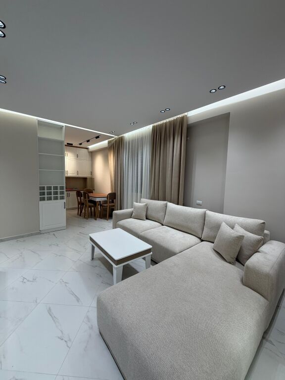 Qera apartament 2+1 +2 📍Perballe Amerikan 3 cmimi 60000 leke ne mua   