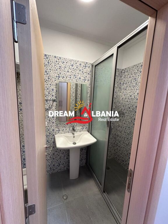 Duplex 3+1+3 me qera midis 2 Residencave Kodra e Diellit (ID 4231353).