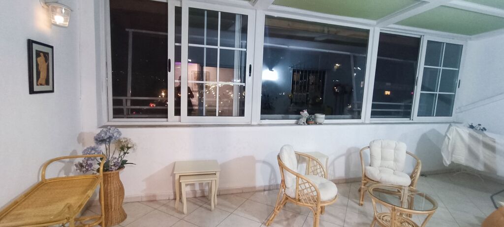 Super Apartament + Verande Në Bllok