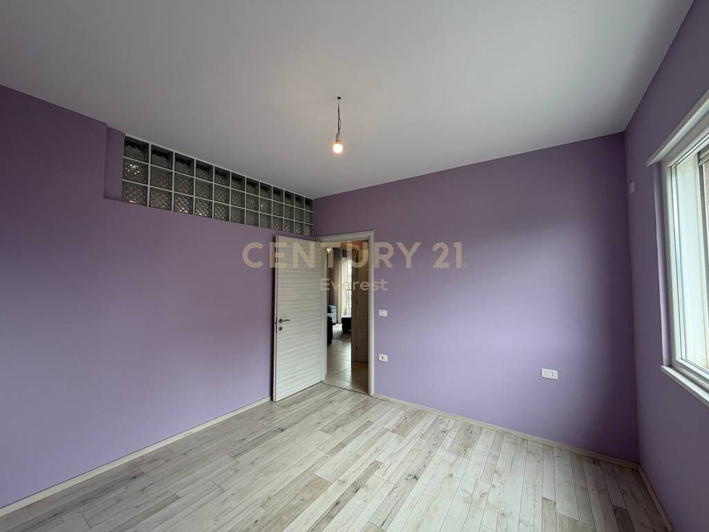 ISH RESTORANT DURRESI-SHESIM APARTAMENT 2+1+2