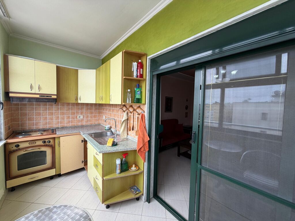 Shitet Apartament 3+1+2 te Pallati Sportit, Durres