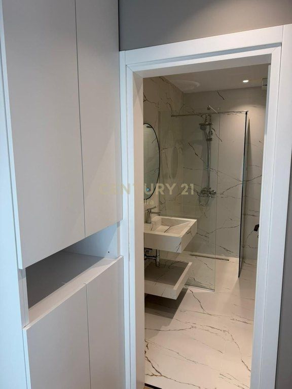 Furnished 1+1 apartment for sale in Xheluks Complex, Elbasan Street! 130,000 € Total area 59m2
