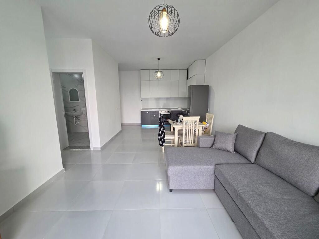 APARTAMENT NE SHITJE 2+1+2 CITY GARDEN REZIDENCE , 5 MAJI
