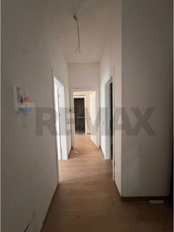 VENDESI APPARTAMENTO 2+1+2 RESIDENZA PORTA E RE !
