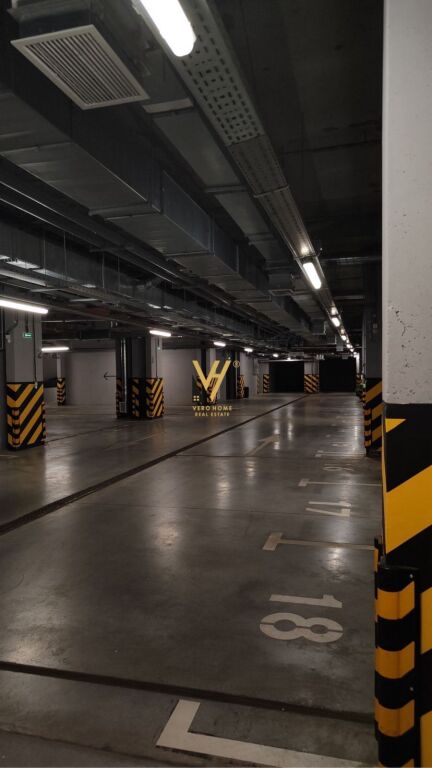 PARKING SPACE 25 M2 FOR RENT AT LAKE VIEW 150 EURO