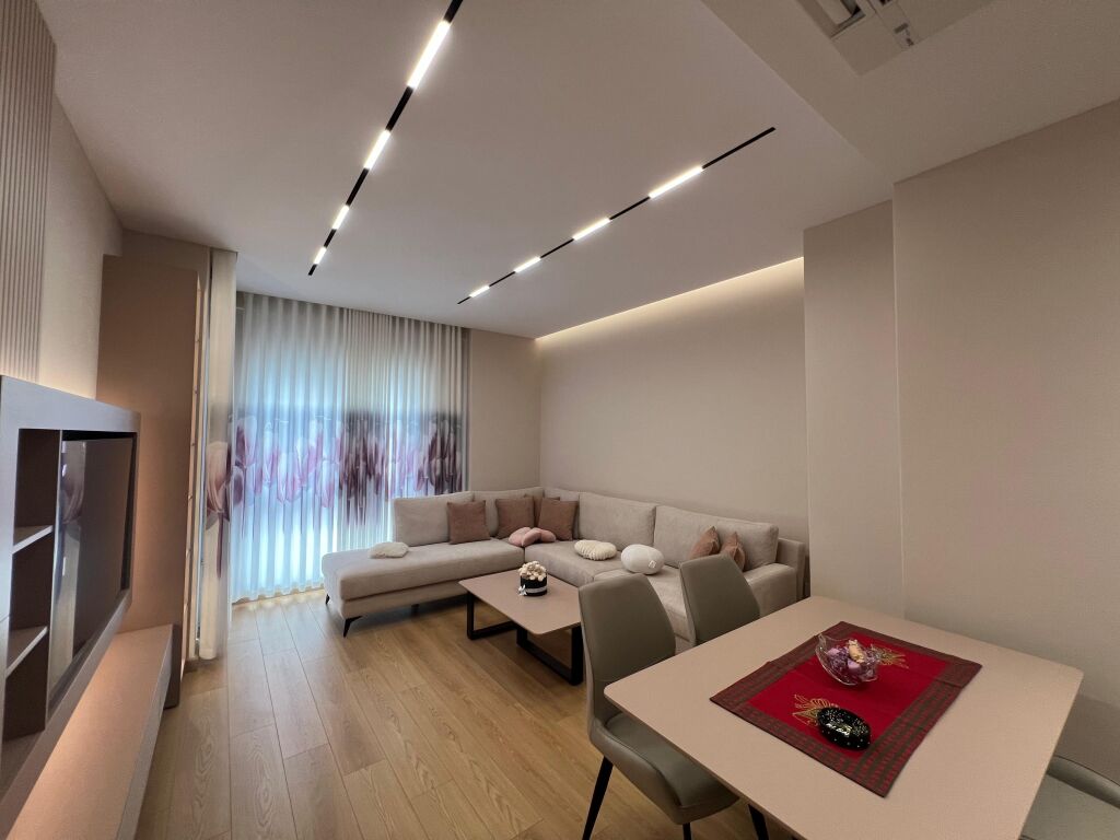 APARTAMENT 2+1 PER QERA TEK ZOGU i ZI