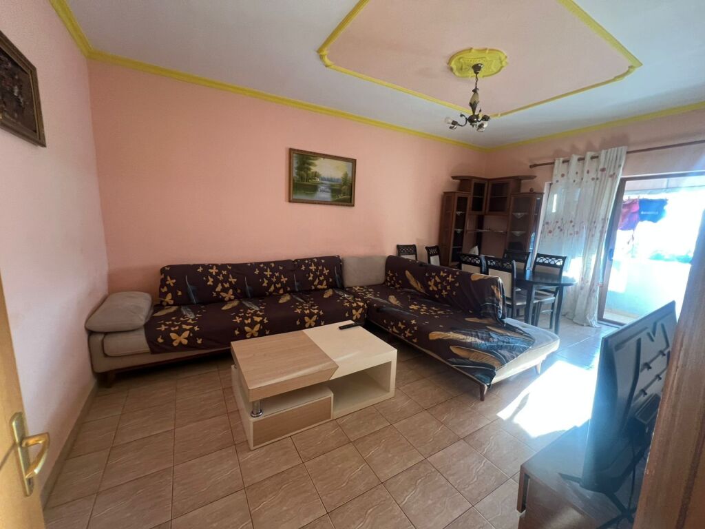 Apartament 2+1 per shitje Kinostudio !