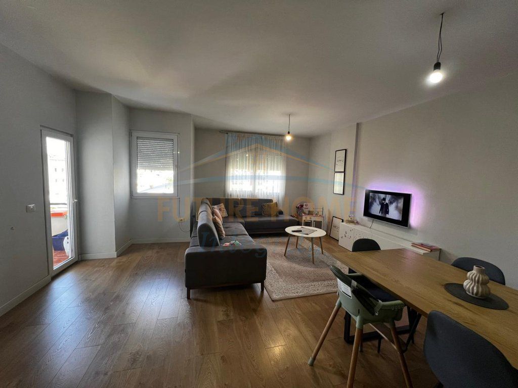 Shitet, Apartament 2+1, Yzberisht, Tiranë.