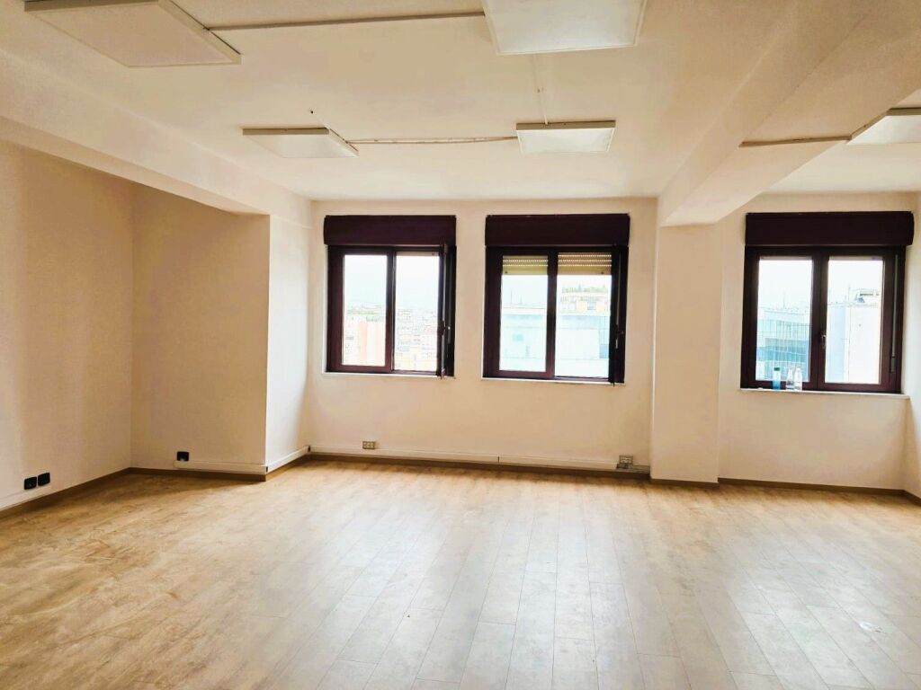 🏢 Office Space for Rent – Torre Drini📍