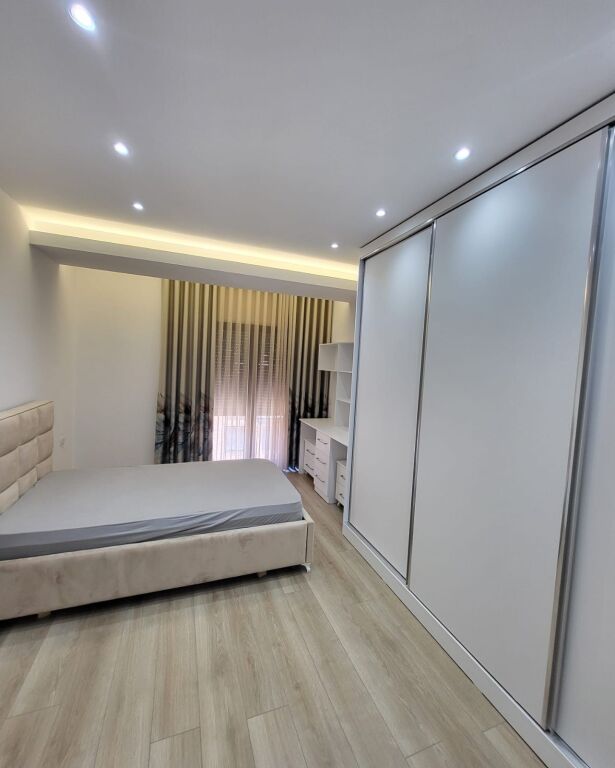 APARTAMENT 2+1 + PARKIM PER QERA TEK KODRA E DIELLIT
