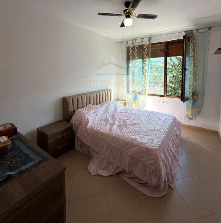 Shitet,Apartament 2+1 Fresku,Tirana  