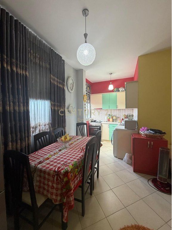 Apartament 2+1 per shitje tek Bulevardi i Ri