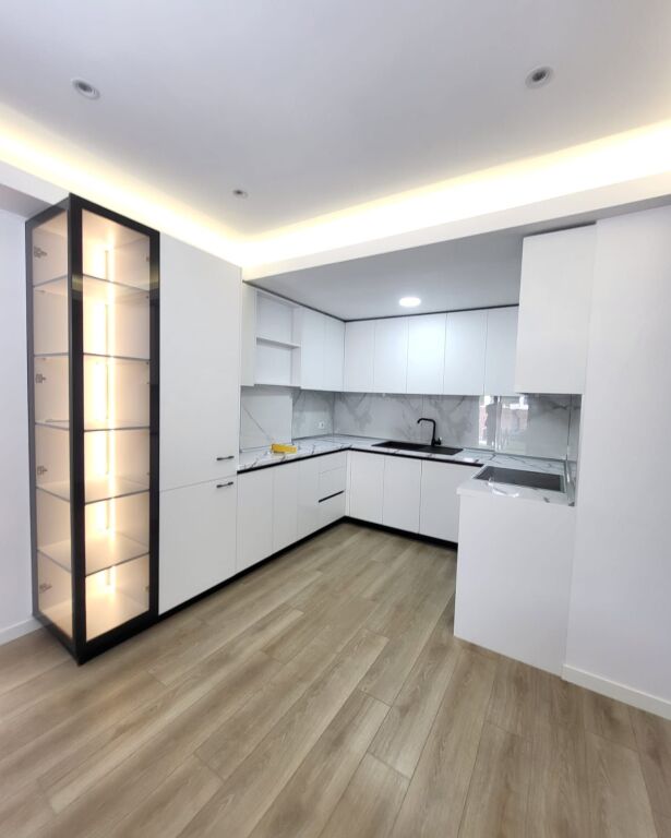 APARTAMENT 2+1 + PARKIM PER QERA TEK KODRA E DIELLIT