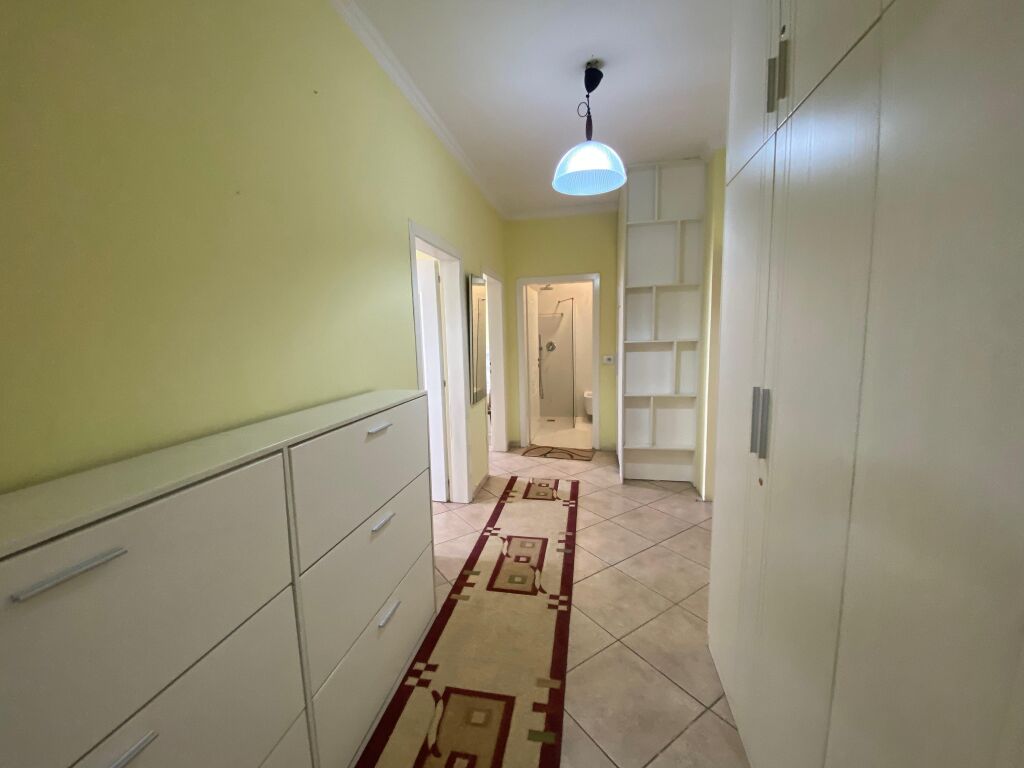 🏡 Shitet apartament 2+1+2 te Pazari i Ri