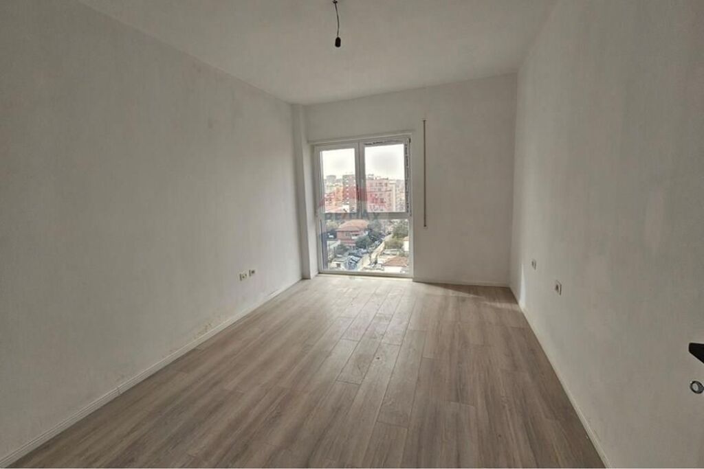 Office for rent near the Red School!