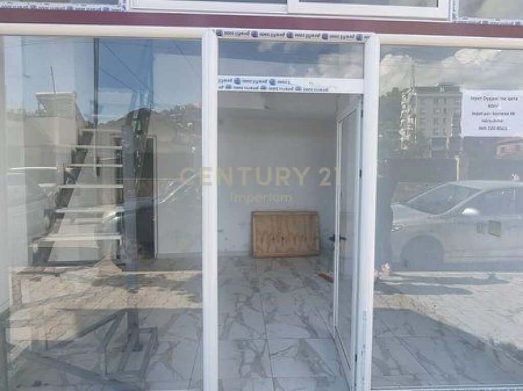 Jepet me Qera Ambient Biznesi 74 m² në Pallatet Çabej!