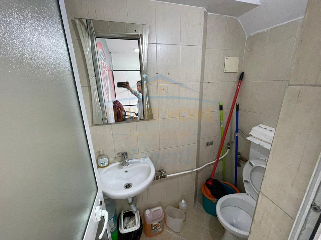 Duplex Ambjent Biznesi, Prane Delijorgjit, Tirane.
