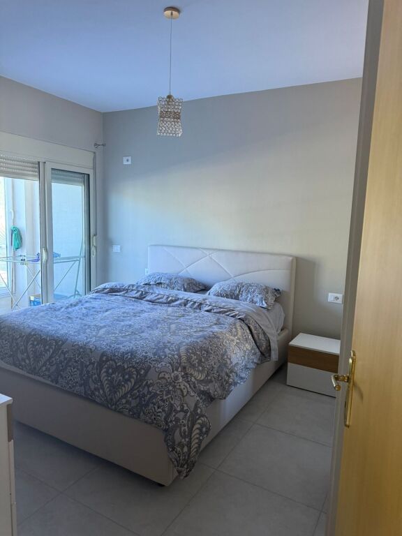 Apartament 1+1 per qira te Shkembi Kavajes