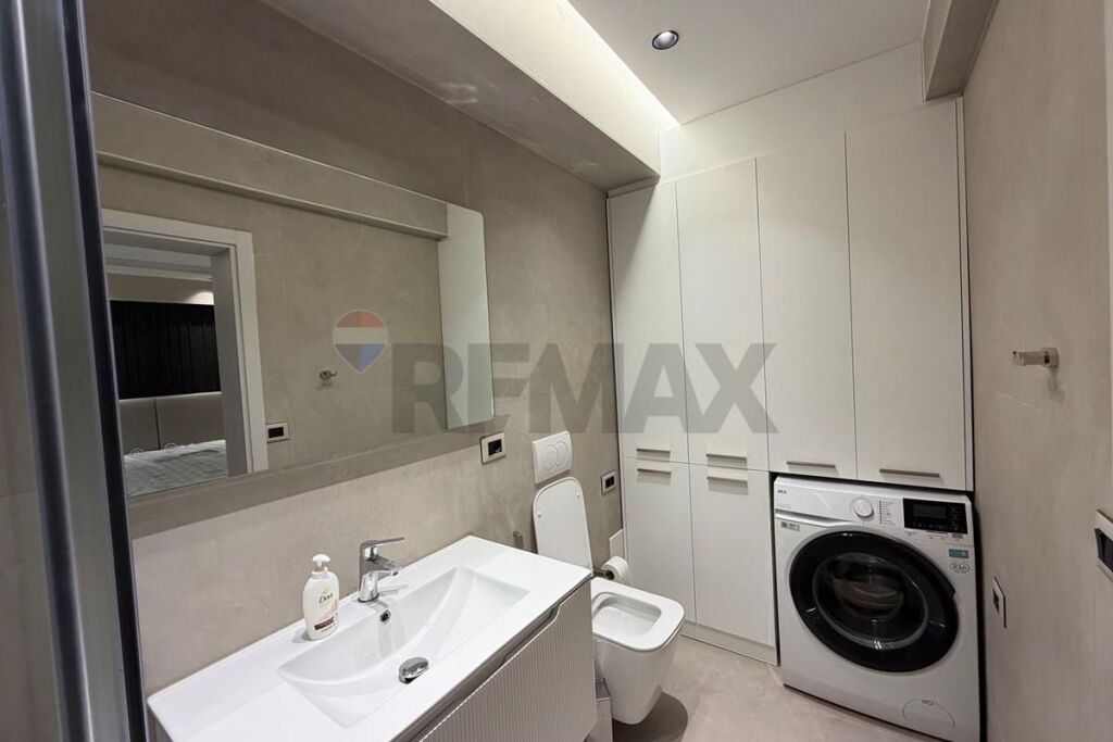 Apartament 2+1+2 me qera Blloku