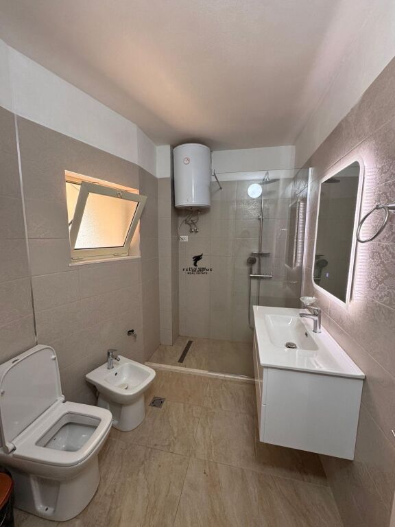 APARTAMENT ME QERA 2+1 MINE PEZA 75.000 LEKE FH-74474