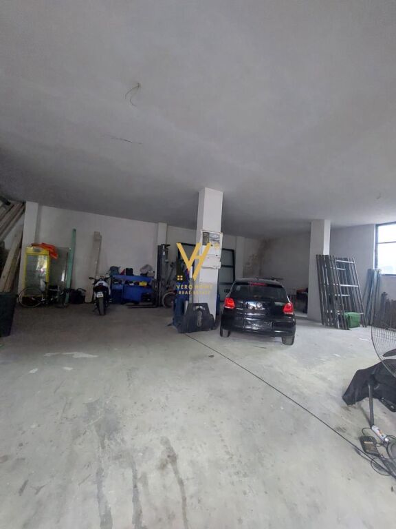VENDESI MAGAZZINO 180 M2 IN AFFITTO PRESSO L'EX CAMPO DI AVIAZIONE 1.200 EURO