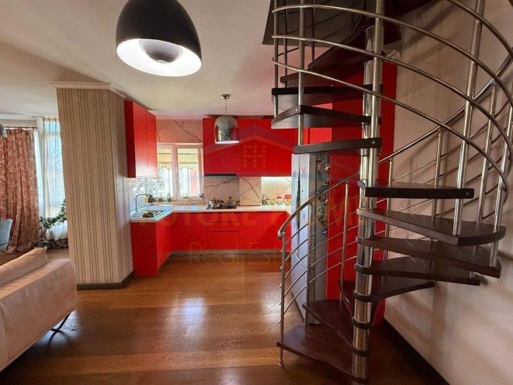 Shitet, Apartament 2+1, Pallati me Shigjeta, Tirane