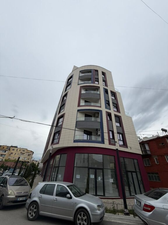 Tirane, jepet me qera ambjent biznesi Kati 0, 20 m² 550 € (Rruga Hyqmet Delvina)