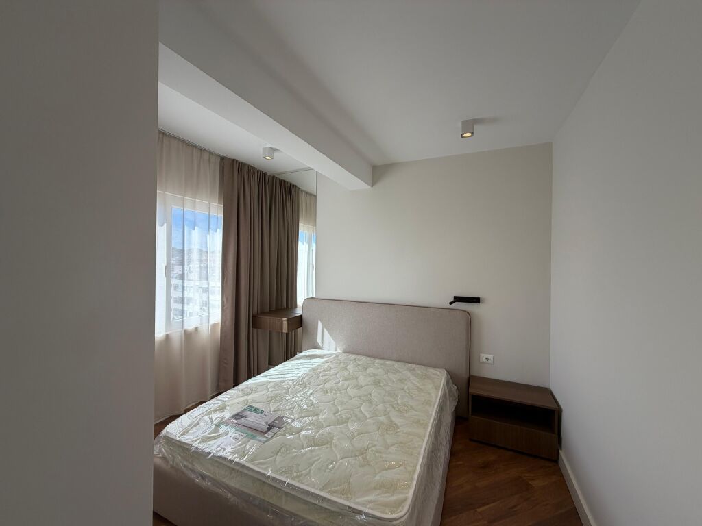 Shitet Apartament 1+1