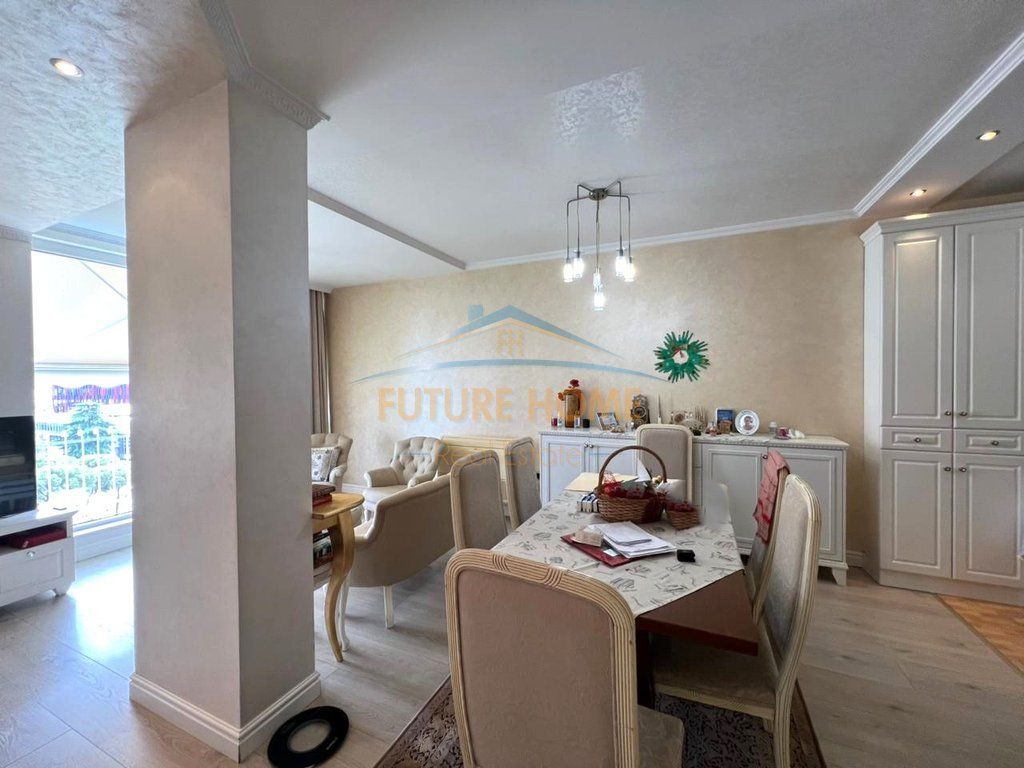 Apartament 2+1+2, Blloku, Tirane