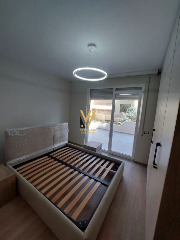 JEPET APARTAMENT 1+1+BLK ME QERA TE KOPSHTI ZOOLOGJIK 75.000 LEKE