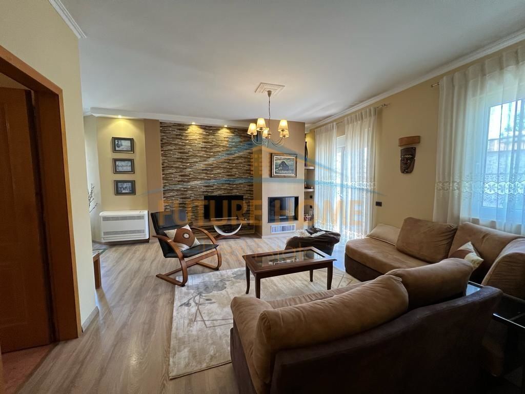 Qira, Apartament 1+1+2 Rruga e Barrikadave 600 €